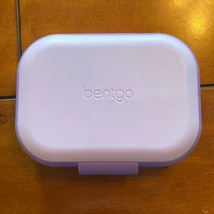 Bentgo lunchbox with cooler compartment.
